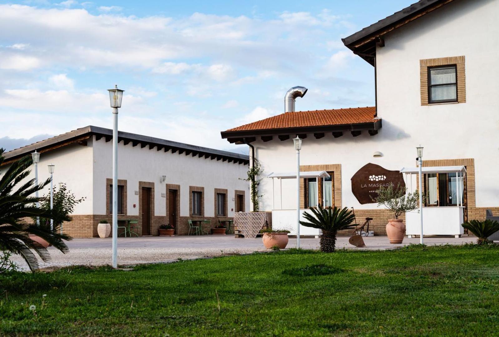 La Massaria Agriresort Orta Nova Exterior photo
